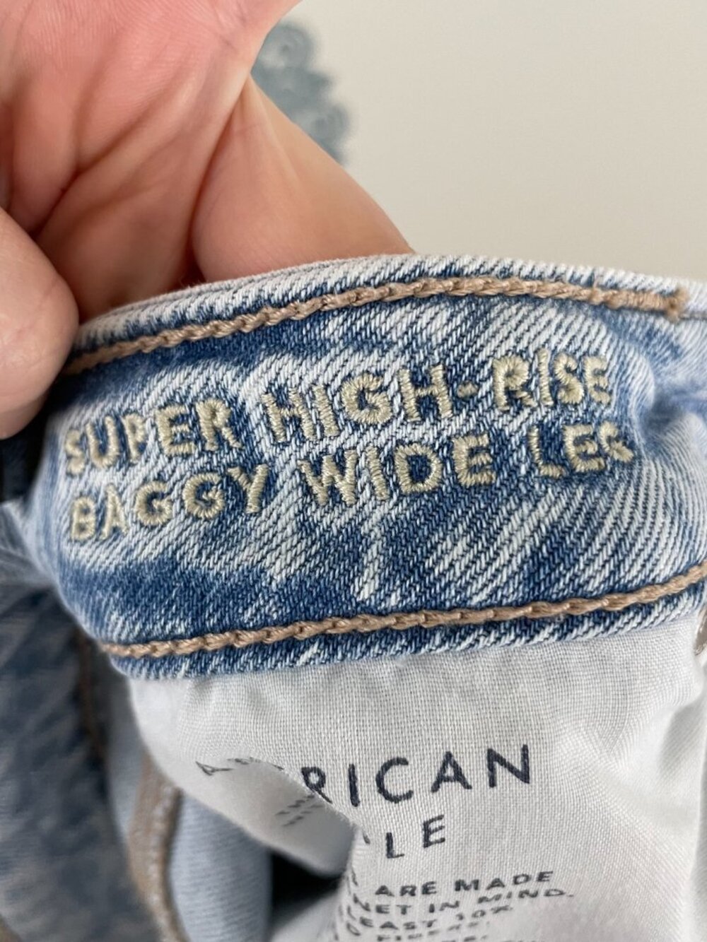 American Eagle Super High Rise Baggy Wide-Leg Jeans Size 10 Long - Picture 3 of 7